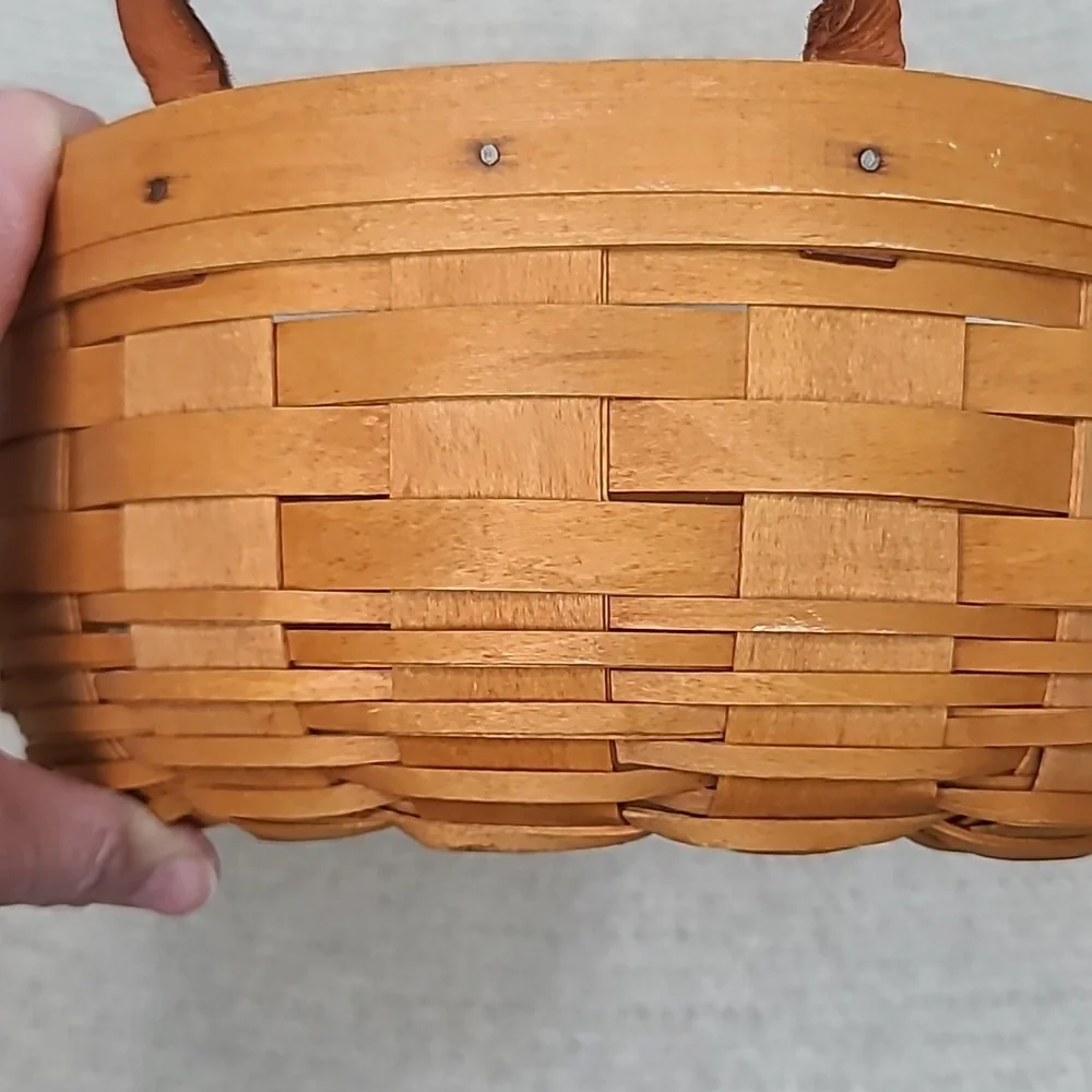 Longaberger Vintage 1997 Classic Darning Basket 15504 with Insert